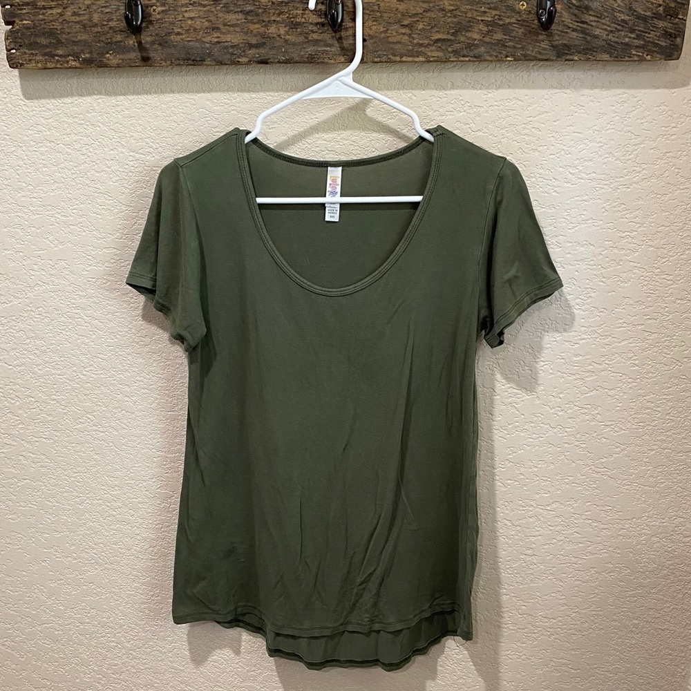 LulaRoe Classic Tee Green